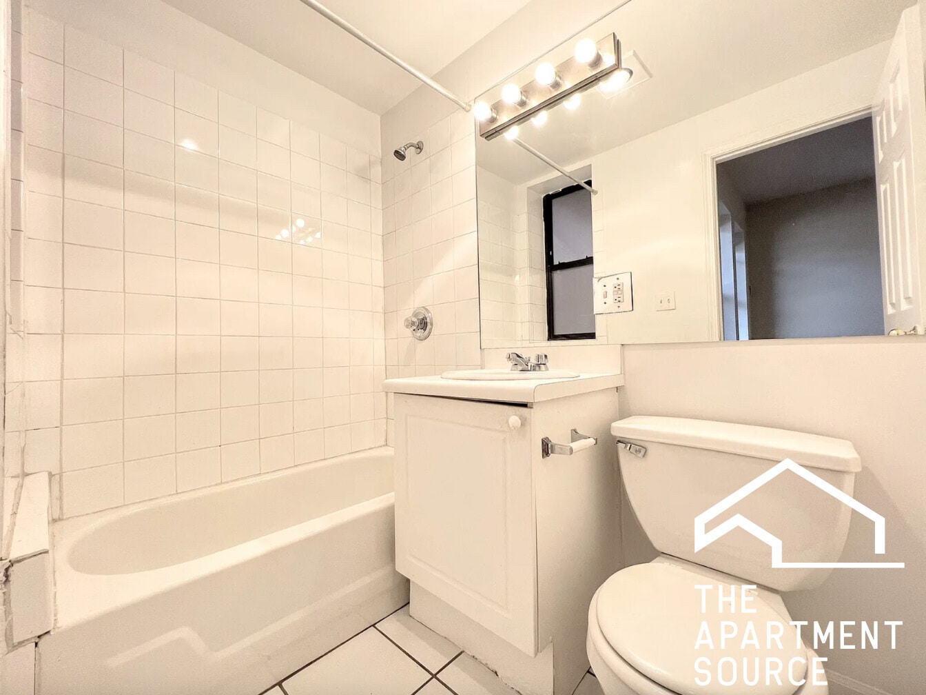 Building Photo - 931 W Dakin St