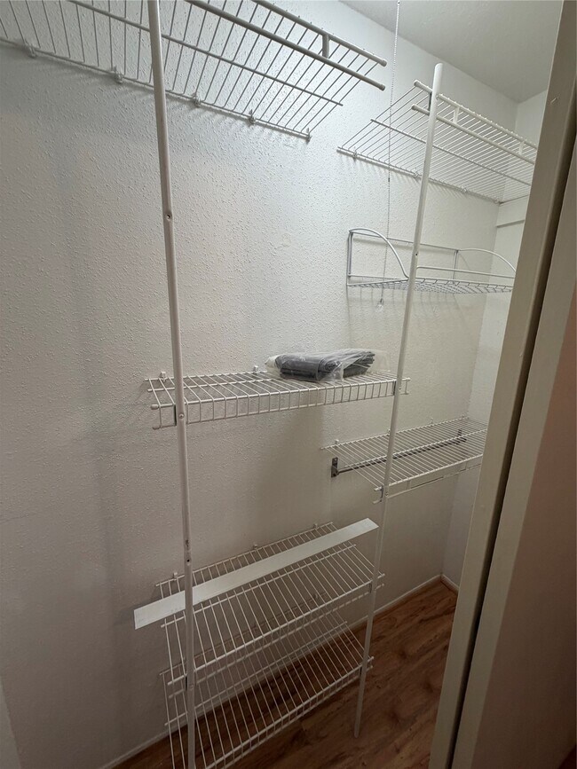 Building Photo - 2425 Augusta Dr