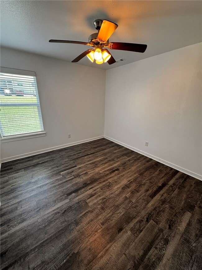 Building Photo - 321 Westbrook Ct