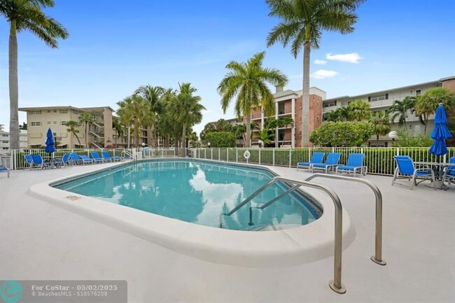 Building Photo - 460 Paradise Isle Blvd