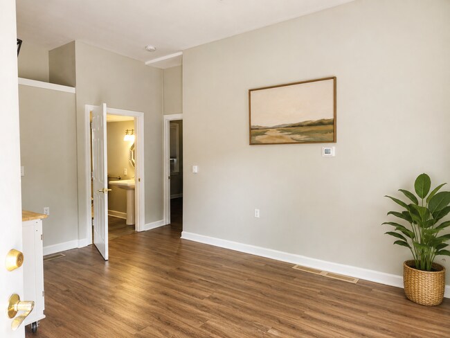 Building Photo - 1468 S 72nd St