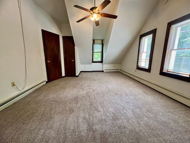 Building Photo - 3630 Colebrook Rd