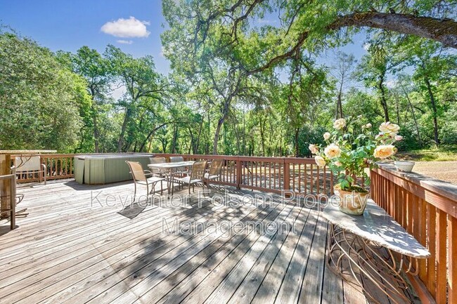 Building Photo - 2541 Deer Brush Ln