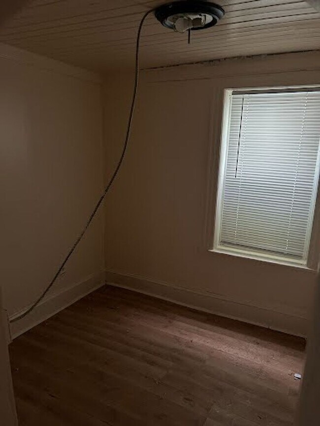 Building Photo - 2478 S 5th Pl