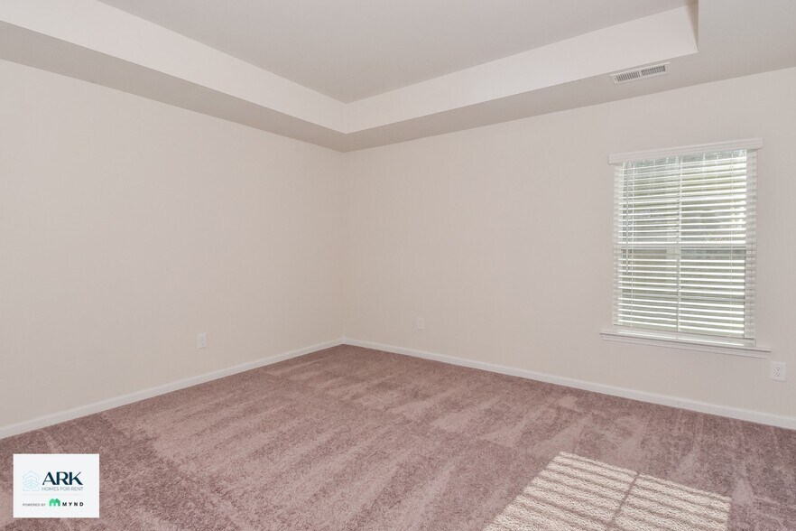 Building Photo - 307 Longstone Ct