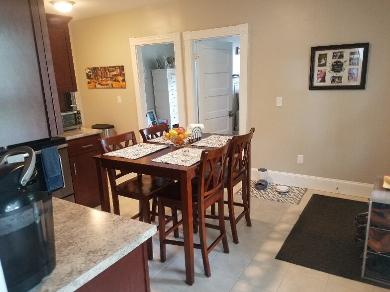 Building Photo - 177 County St