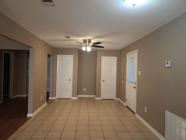 Building Photo - Freshly Renovated Home with Modern Finishes