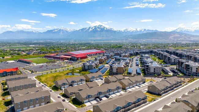 Building Photo - 14888 S Sliding Rock Way