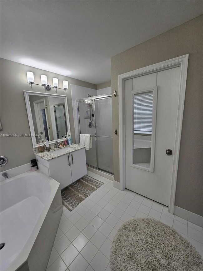 Building Photo - 2950 SW 163rd Ave