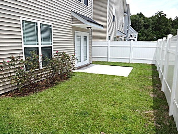 Building Photo - 35 Summer Hill Ct