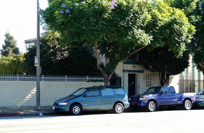 812 S Glendale Ave - 812 S Glendale Apartments
