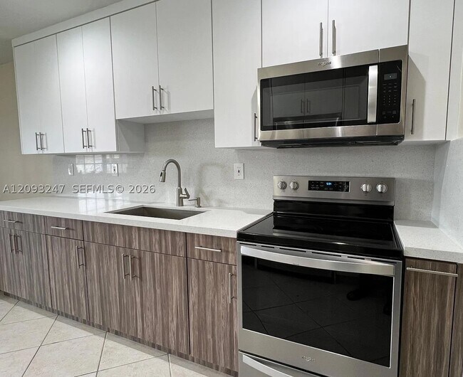 Building Photo - 1175 W 33rd St