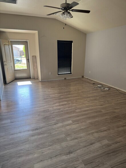 Building Photo - 4805 Eberly St