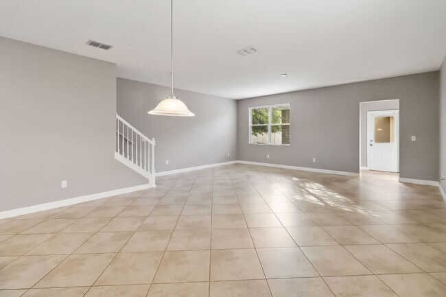 Building Photo - 3/2.5 Beautiful Energy Efficient Home in H...