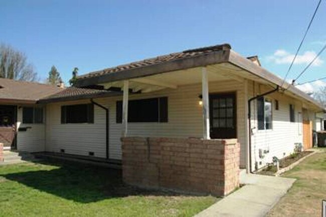 Primary Photo - 5 Beamer St