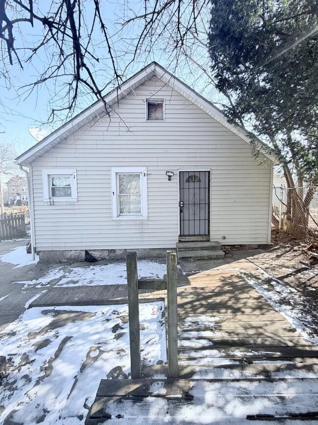 Building Photo - 2604 W 27th St