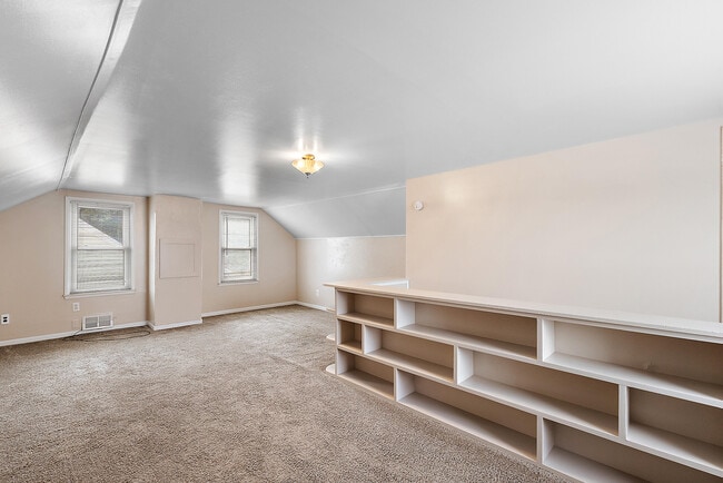 Building Photo - 710 S Stephenson Hwy