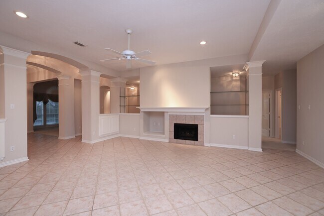 Building Photo - 17222 Leeside Dr