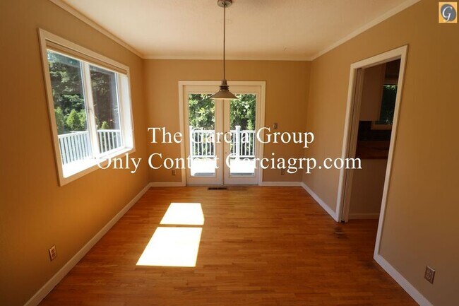 Building Photo - 7621 SW 25th Ave