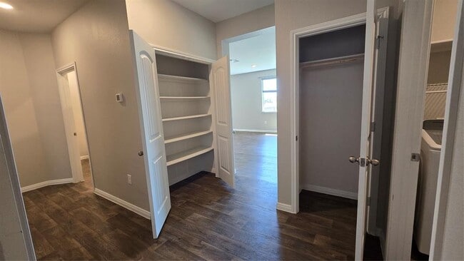 Building Photo - 313 Charles Trl