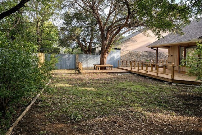 Building Photo - 2416 Birkdale Ln