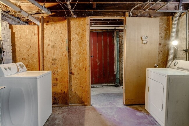 Building Photo - 31 Firglade Ave