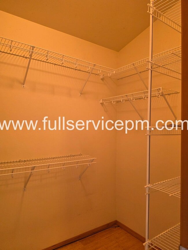 Building Photo - Private Drive Townhome Near Stone Ave N | 3 Bed, 2 Bath, 2-Car Garage, Deck + Fenced Yard