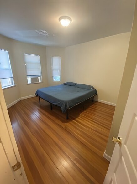 Building Photo - 151 Boston St