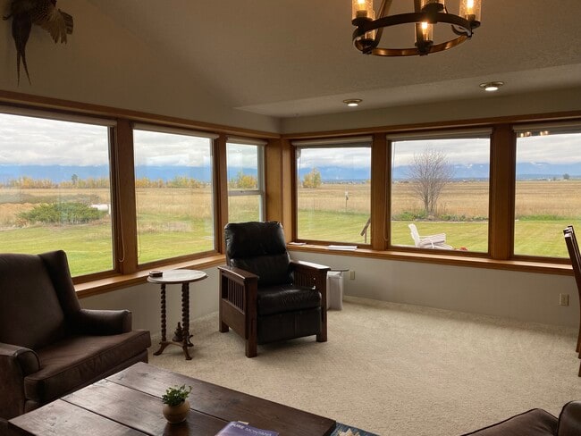 Building Photo - 391 N Somers Rd