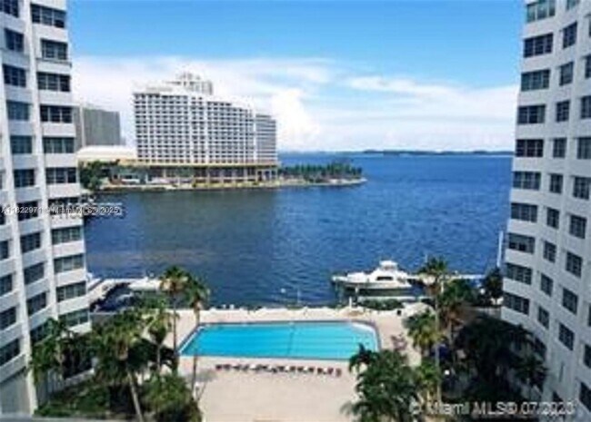 Building Photo - 905 Brickell Bay Dr