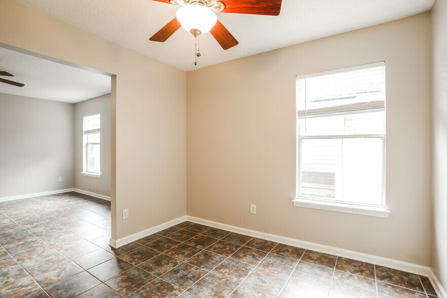 Building Photo - 1510 Cedar Grove Terrace