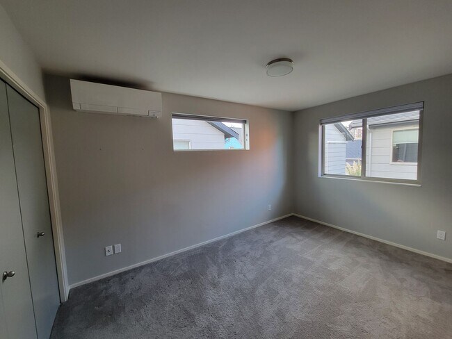 Building Photo - Stylish Detached Home in East Capitol Hill...