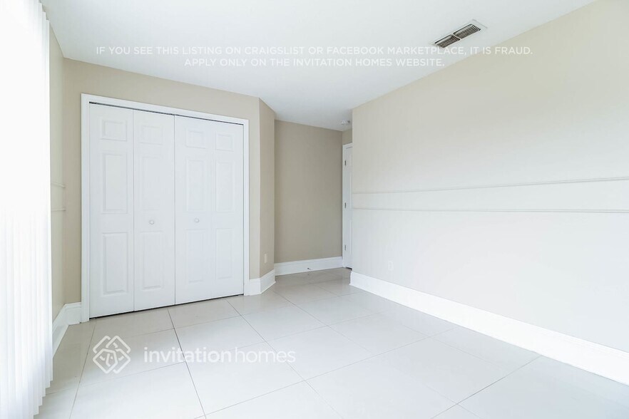 Building Photo - 7918 Hidden Hollow Dr