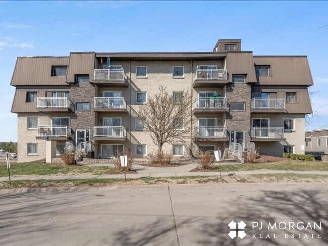 Building Photo - Mill Pointe