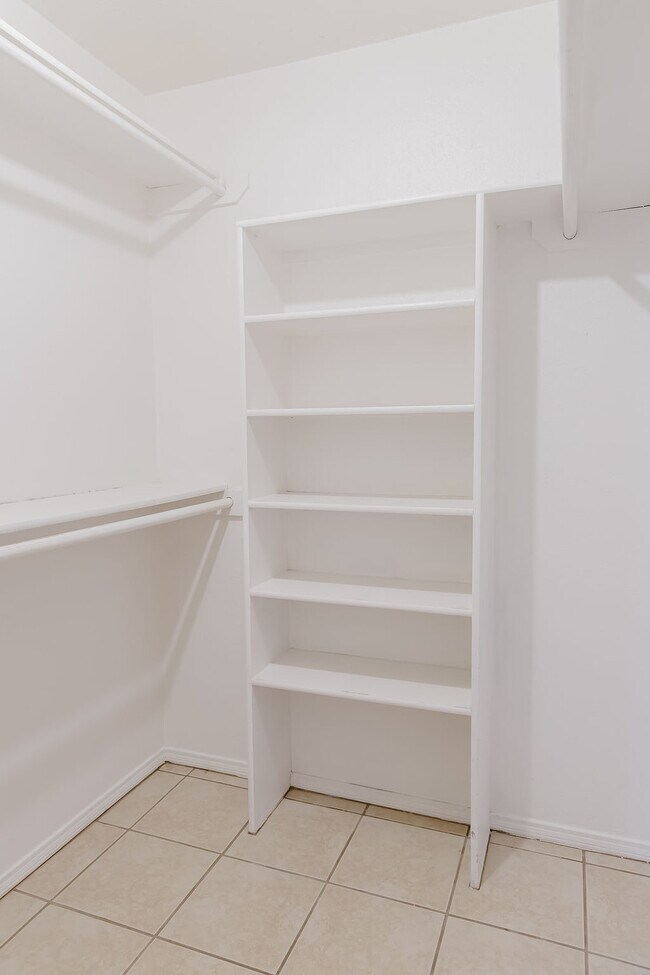 Building Photo - 1105 Gordon Blvd