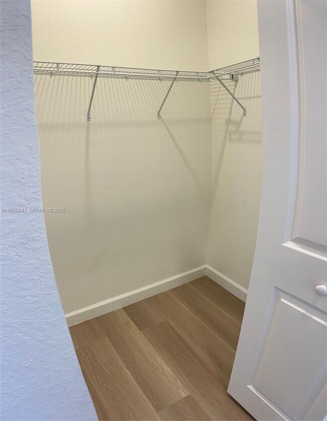 Building Photo - 2651 SE 24th Dr