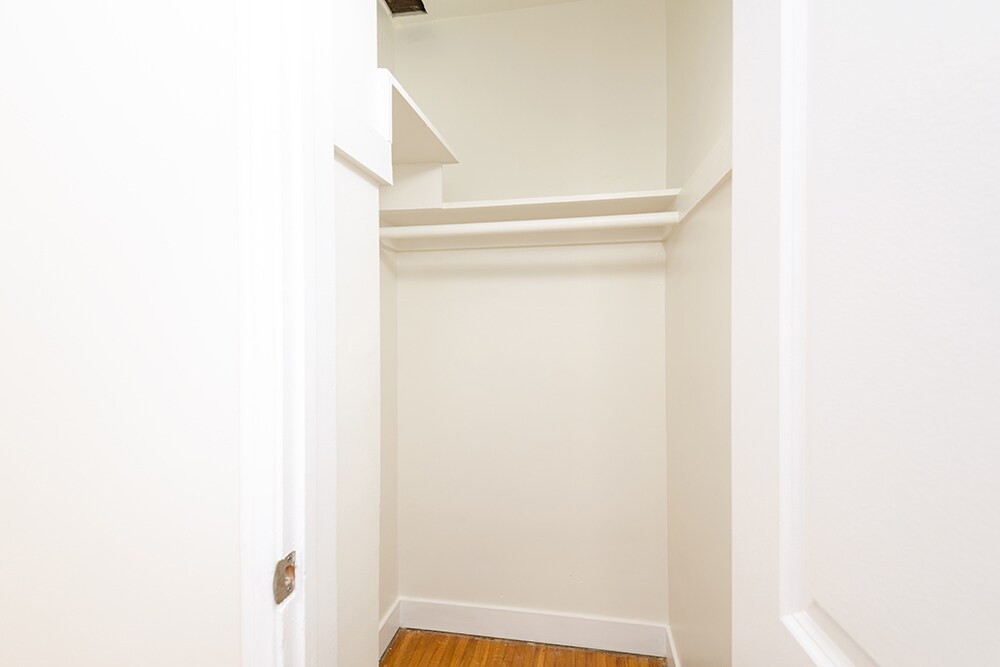 Building Photo - 1517 S Orange Grove Ave