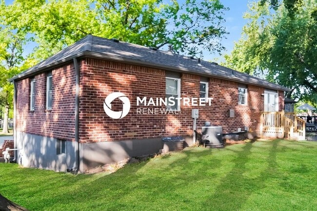 Building Photo - 3 Bedroom Pet-Friendly Home in BLUE SPRING...