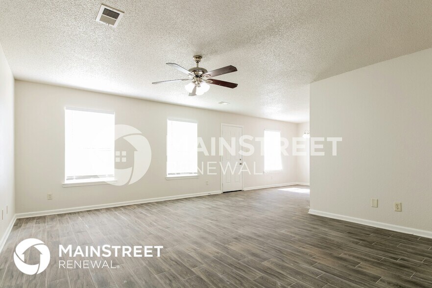 Building Photo - 4660 Royal View Dr