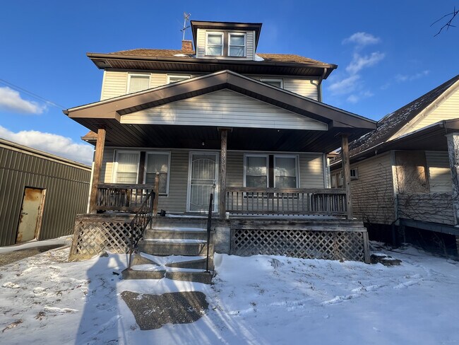 Building Photo - 3355 E 118th St