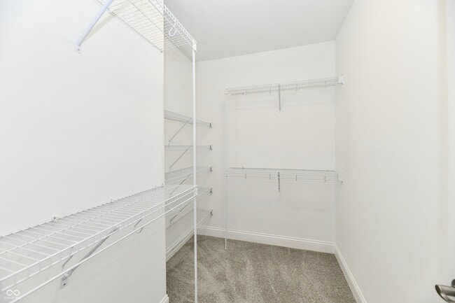 Building Photo - 8555 One W Dr