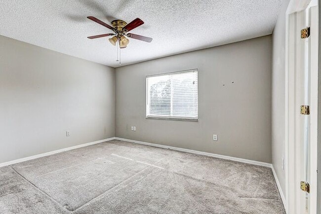 Building Photo - Prime Northwood Home on a Conservation Lot...