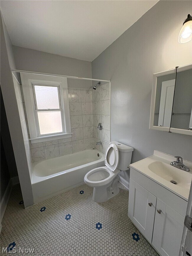 Building Photo - 3704 W 138th St