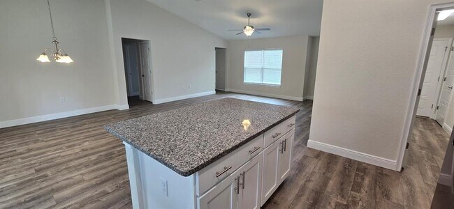 Building Photo - 25 Pecan Drive Pass