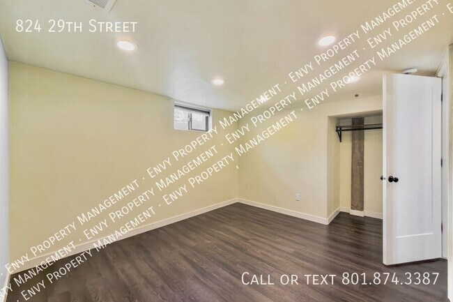 Building Photo - 824 29th St