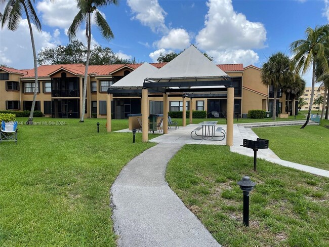 Building Photo - 15525 N Miami Lakeway