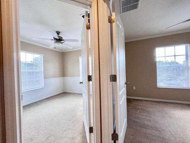 Building Photo - Gorgeous 3-bedroom, 2 1/2-bath End Unit To...