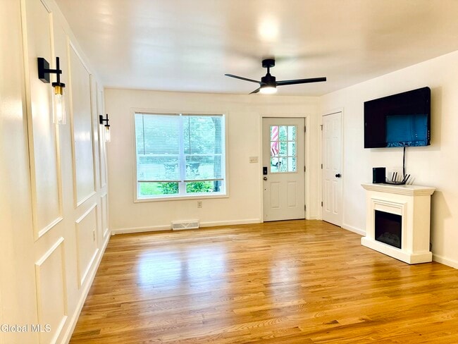 Building Photo - 21 Loughberry Rd