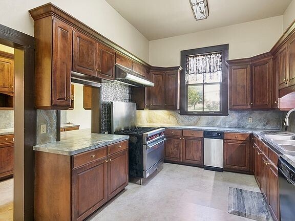 Building Photo - 250 N Main St