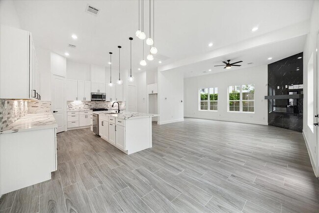 Building Photo - 10935 Brookeshire Chase Ln